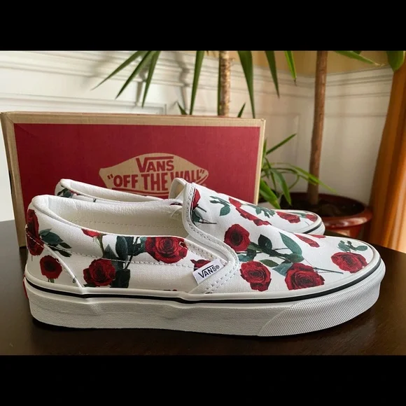 Vans Red Roses Classic Slip-On - Picture 4 of 6